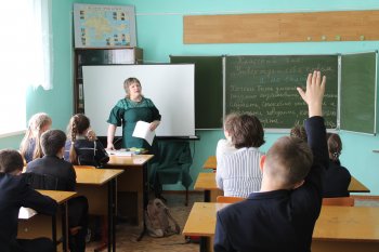 «Я утверждаю себя словом, а не силой». 